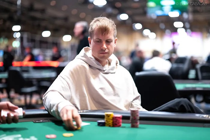 WSOP 2026 : Isildur muck la meilleure main dans un coup surréaliste ! 
